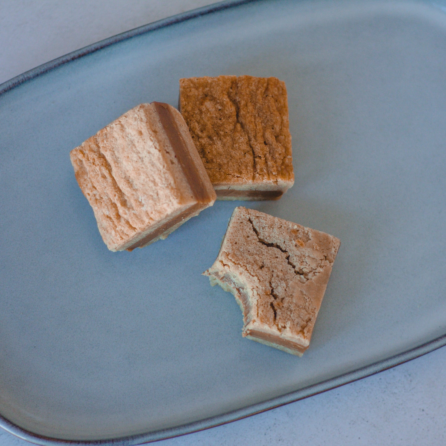 Fudge Hug - Caramel Blondie