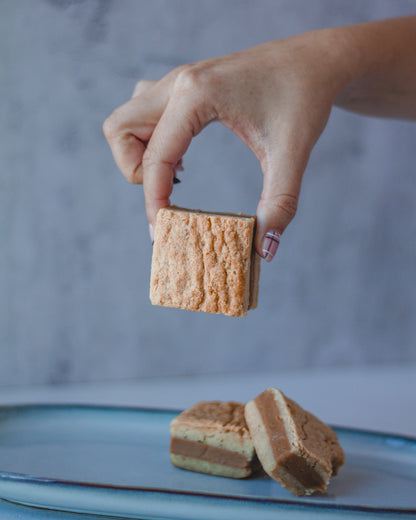 Fudge Hug - Caramel Blondie