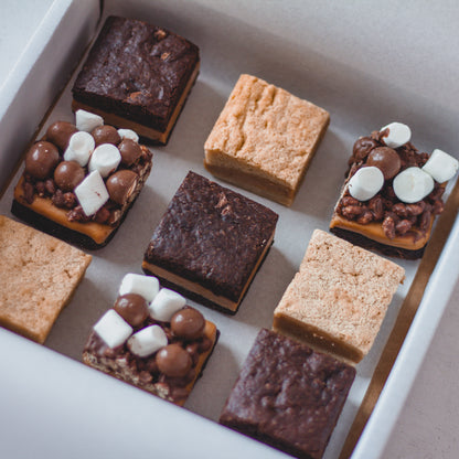 Fudge Hug Treat Box